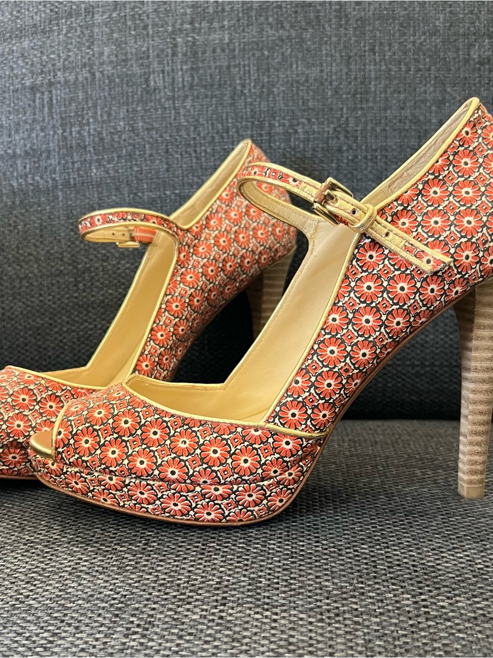 Coach size 7B Shea Mini Floral Scalf Desert Sky Mary Jane peep-toe Heels New